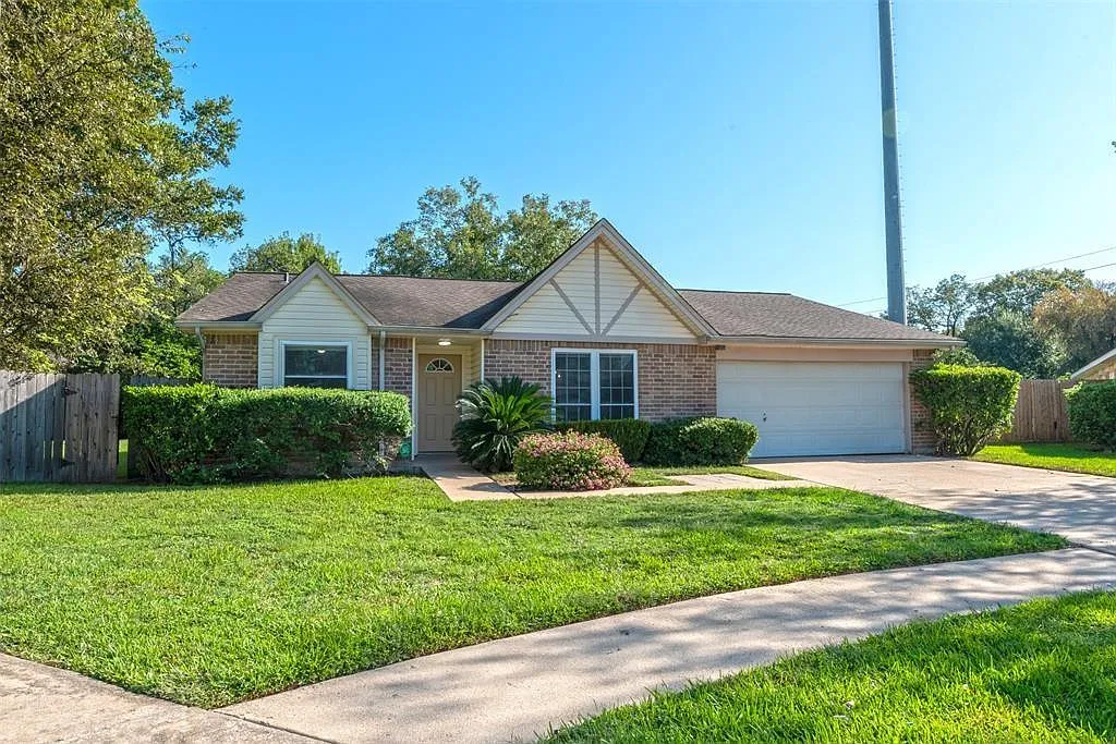 3 bed, 2.0 bath, 1544 sqft, $2,150 — Photo 2