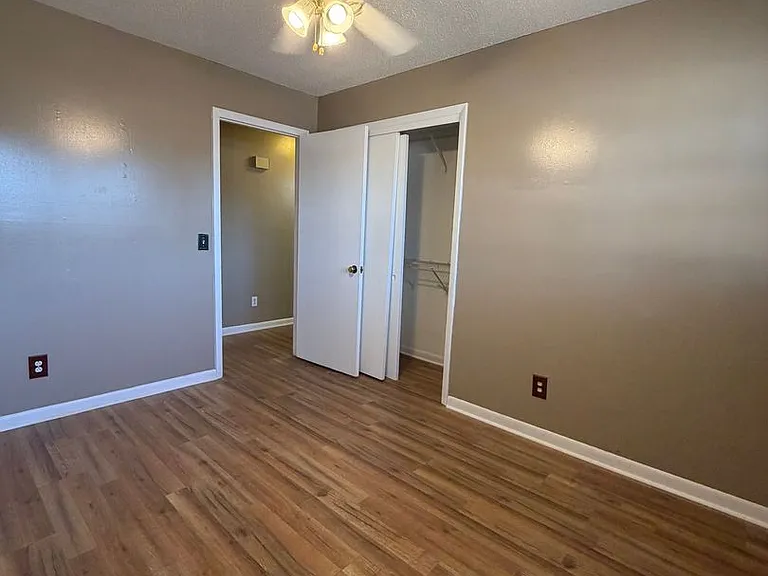 6111 Homestead Rd — Photo 21