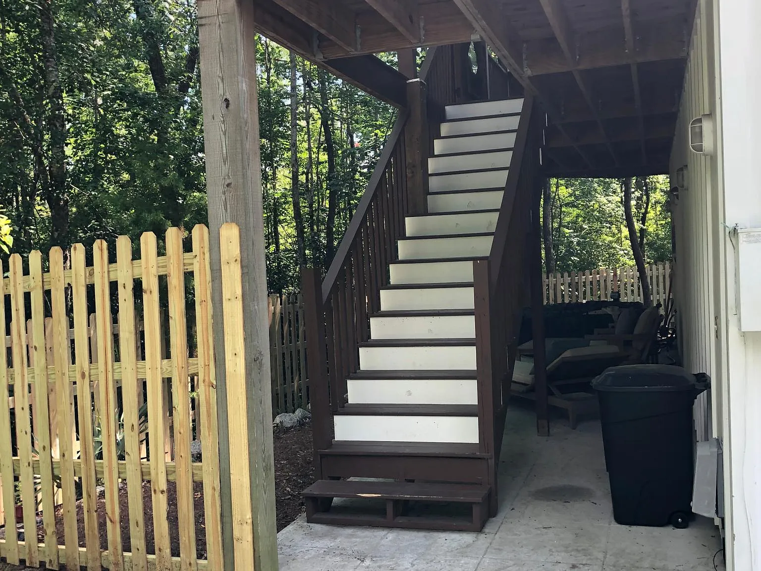 526 S Causeway Rd — Photo 3