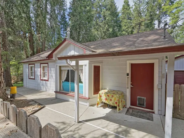 5035 Cedar Dr, Camino, CA 95709