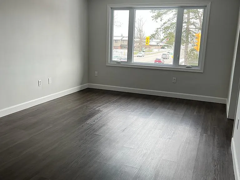 24 Fairview Ave — Photo 4