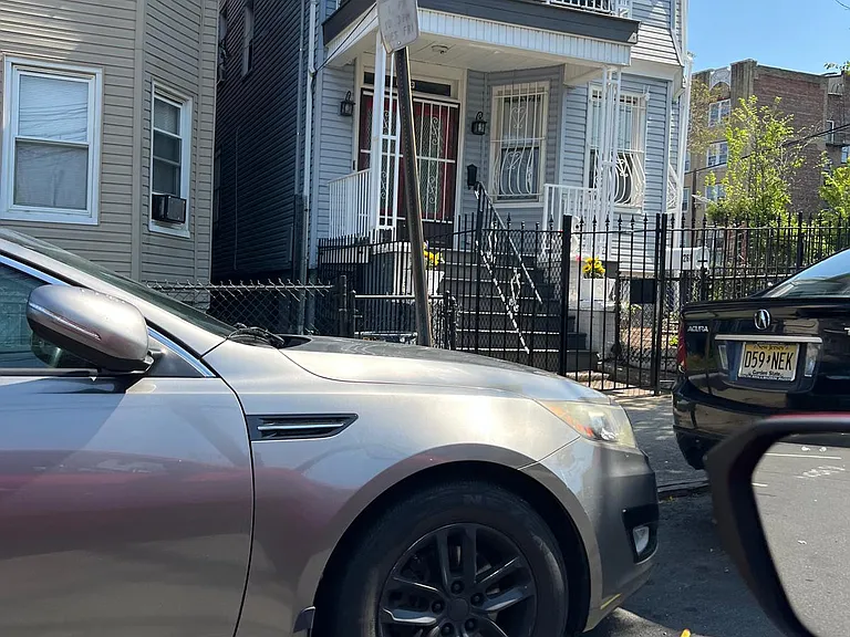 260 Claremont Ave #2 — Photo 6