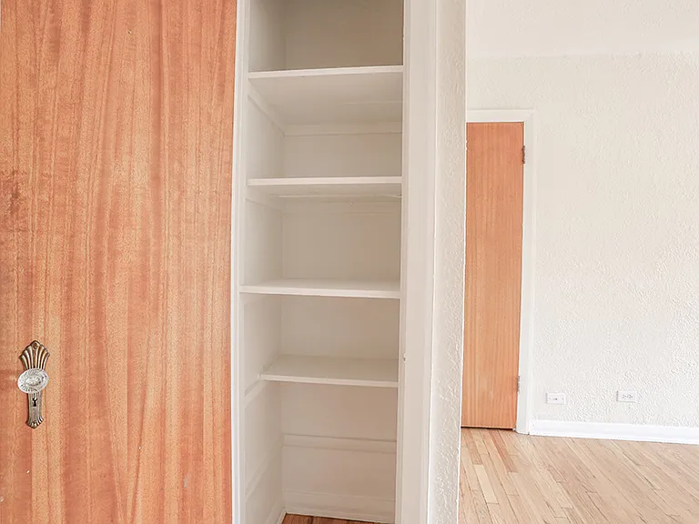 Elegante Apartments — Photo 16
