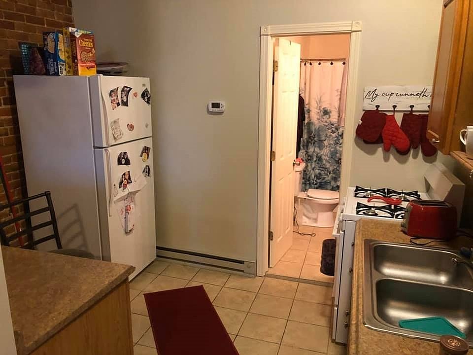 1st image of 140 Glen St Ste 2