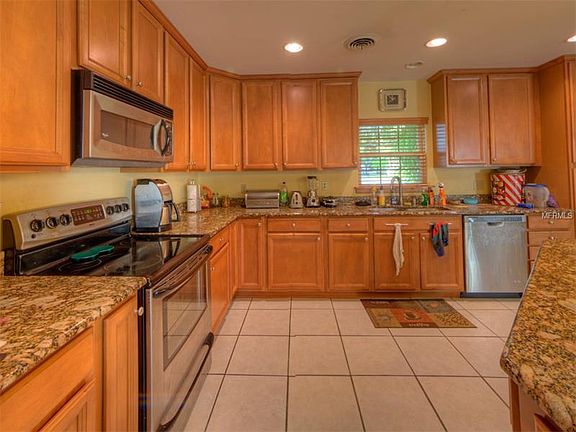 4th image of 544 Saint Dunstan Way #4