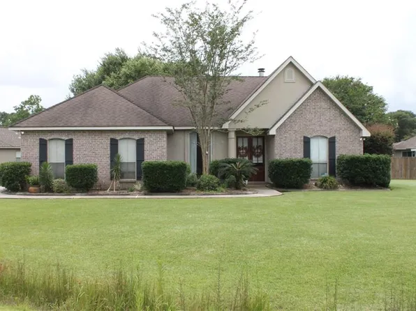 317 Prince Dr, Madisonville, LA 70447