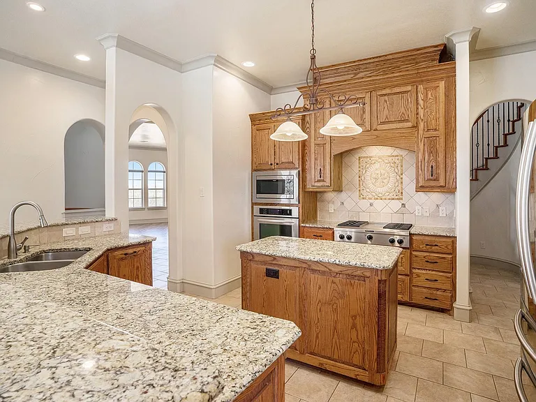 7713 Lakeview Cir — Photo 16