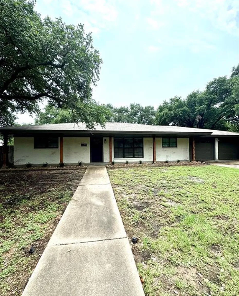 3 bed, 1551 sqft, $2,200 — Photo 1