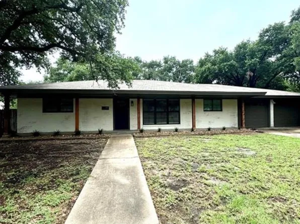 313 Borderbrook Dr, Bryan, TX 77801