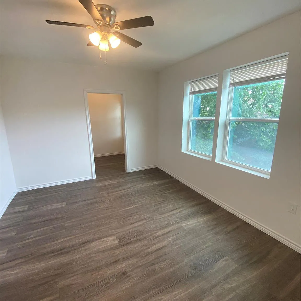2 bed, 1.0 bath, 4310 sqft, $950 — Photo 1
