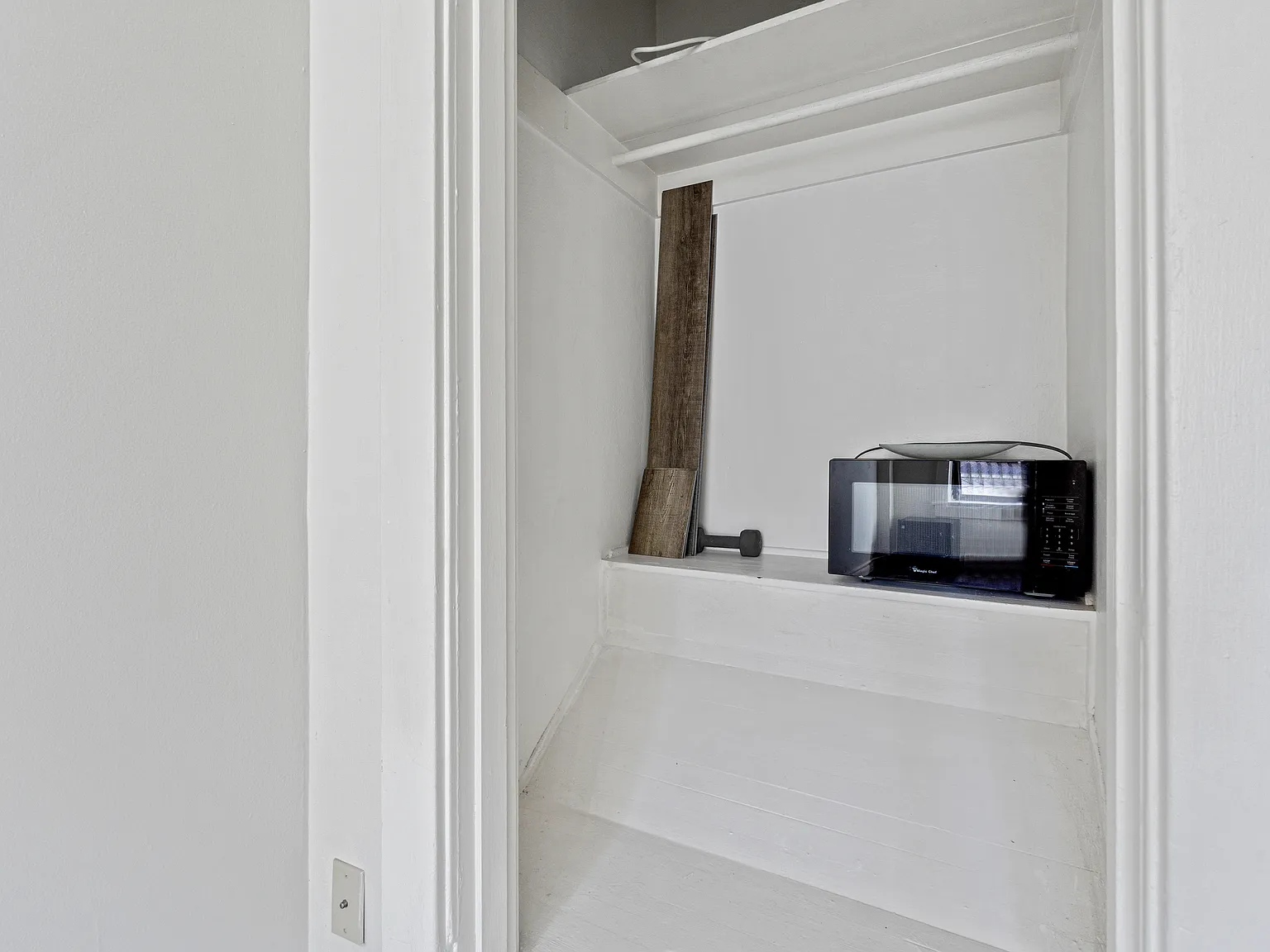 304-308 Bell St // Belltown Adams Apartment // Seattle - 33B — Photo 4