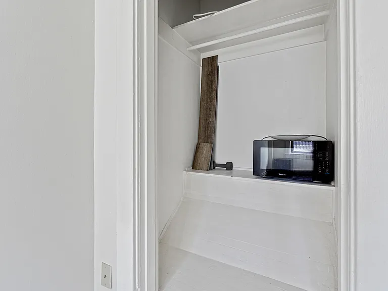 304 Bell St #33B — Photo 4