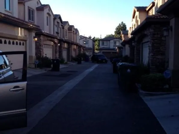 9456 N Hendrix Ln #22, North Hills, CA 91343