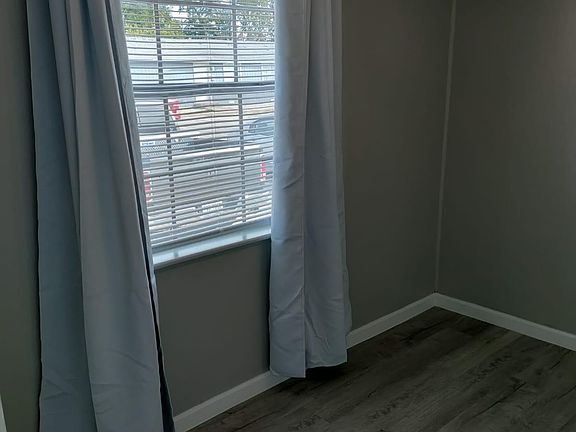 2nd image of 710 E Avenue G APT 12