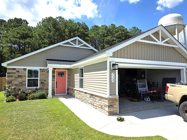 712 Sinker Ln — Photo 1