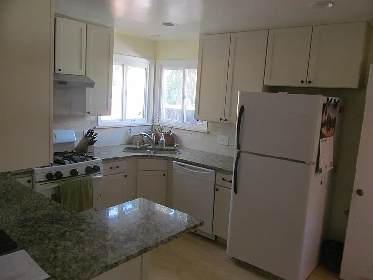 2559 S Gaylord St — Photo 7