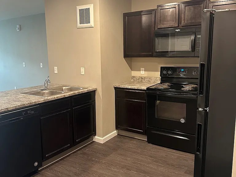 Grand Mesa Apartments — Photo 6