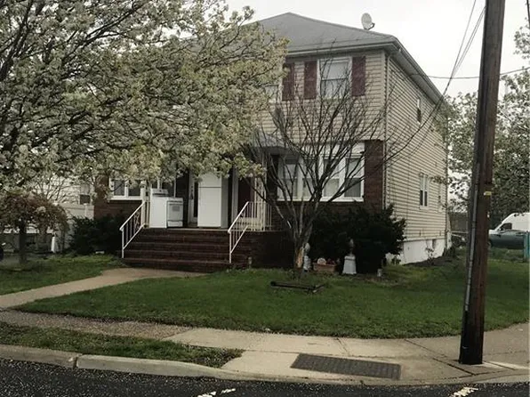 84 Locust St, Carteret, NJ 07008