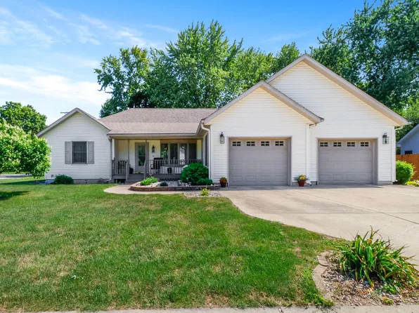 501 Oakwood Dr, Chesterton, IN 46304