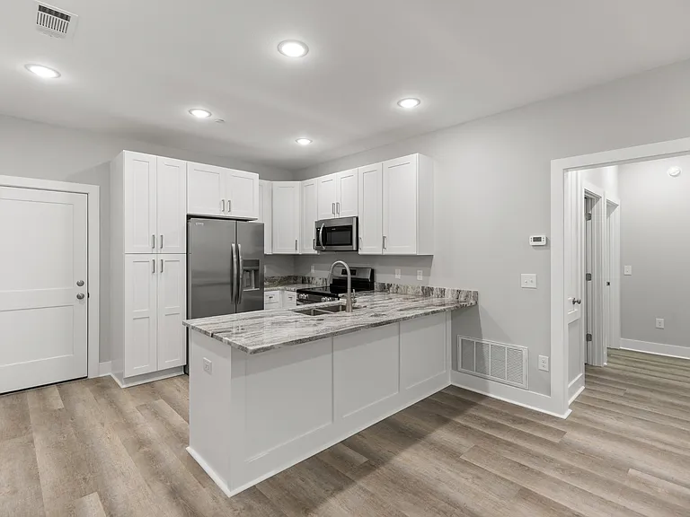 305 Okaloosa Ave #3 — Photo 11