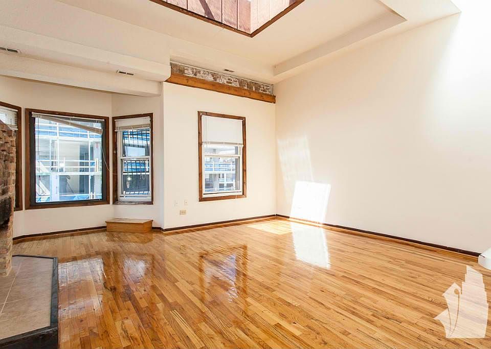 1st image of 2533 N Lincoln Ave