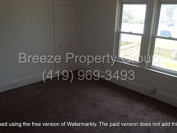 3rd image of 291-295 E Broadway St #291