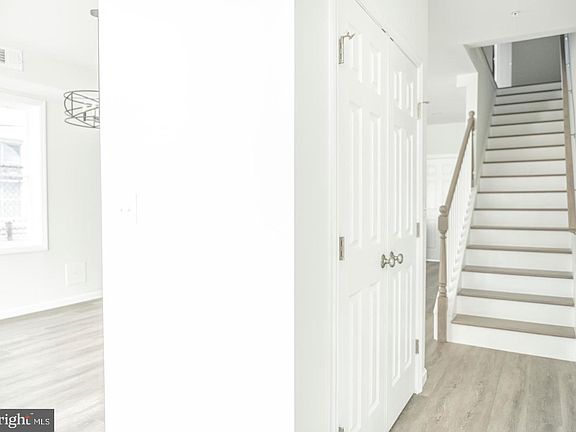 5th image of 309 Arch St