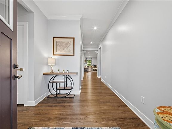 2nd image of 3015 Humbolt Pl