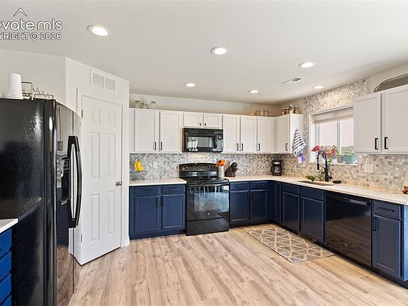 5th image of 3869 Reindeer Cir
