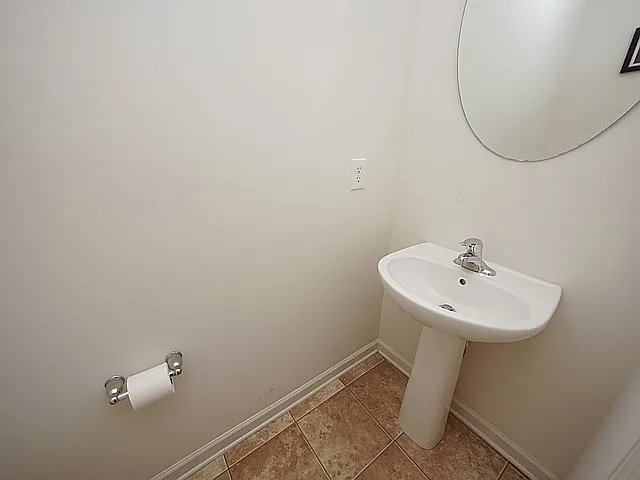 572 Truman Dr — Photo 13