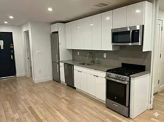 11 Crooke Avenue, #2A