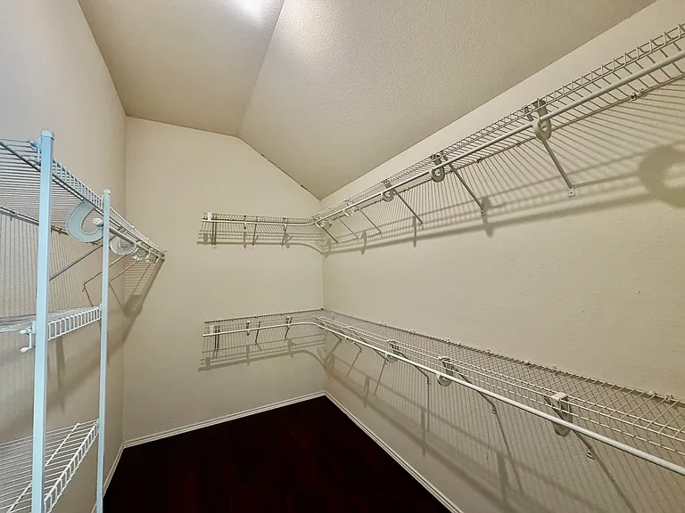 8520 Ontario Dr — Photo 16