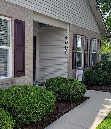 4th image of 4000 Twin Lakes Cir