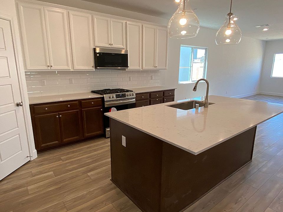 1st image of 317 N Laverne Ave