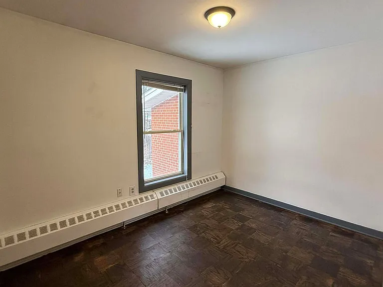 68 Langley St — Photo 6