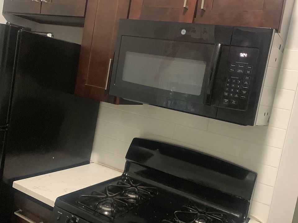 1st image of 175 Woodside Ave APT 8