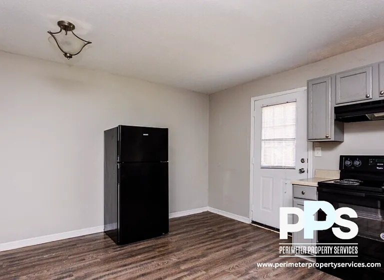 1126 Maple St #8 — Photo 6