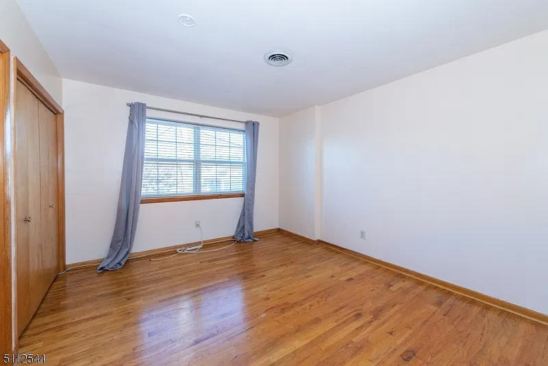 2 bed, 1.0 bath, $2,400 — Photo 3
