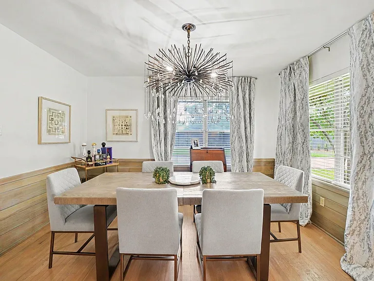 6267 Chevy Chase Dr — Photo 13