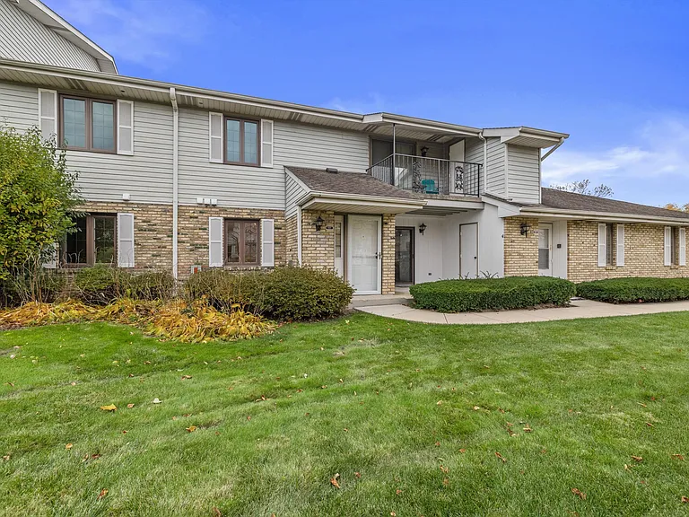 1435 Pheasant Run Dr #101 — Photo 1