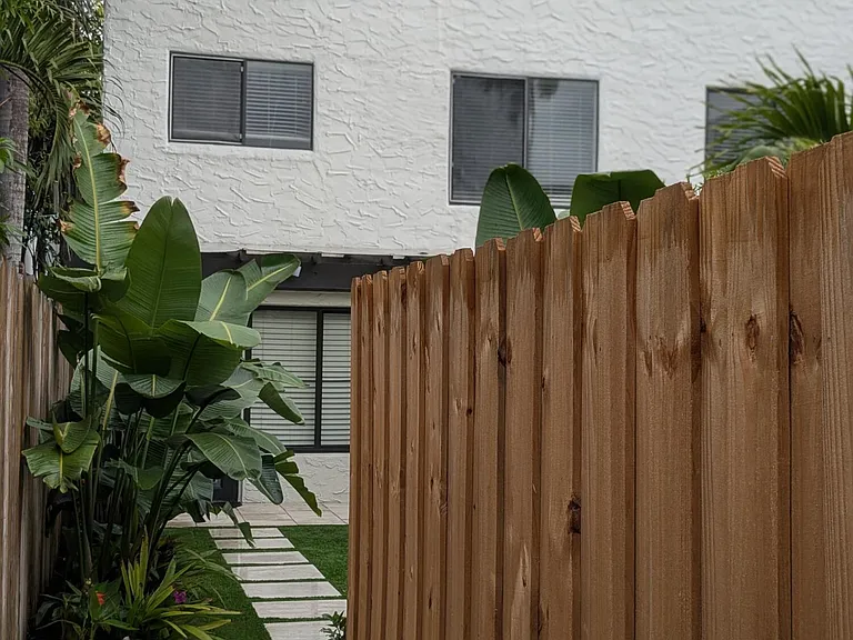21 SE 11th Ave #1-4 — Photo 8