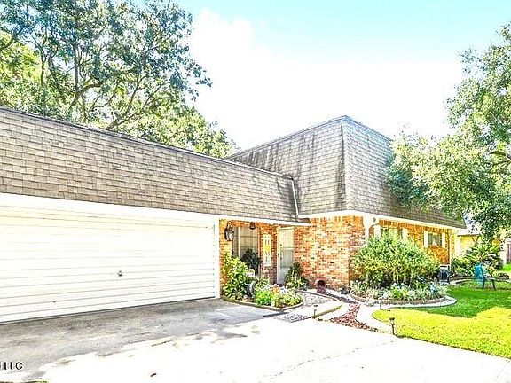 2nd image of 1724 Mary Ann Dr