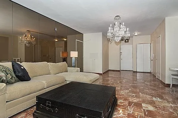 Rented by R New York | media 8