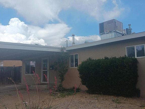 2nd image of 1000 Maxine St NE