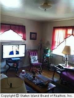 4th image of 149 Shirley Ave