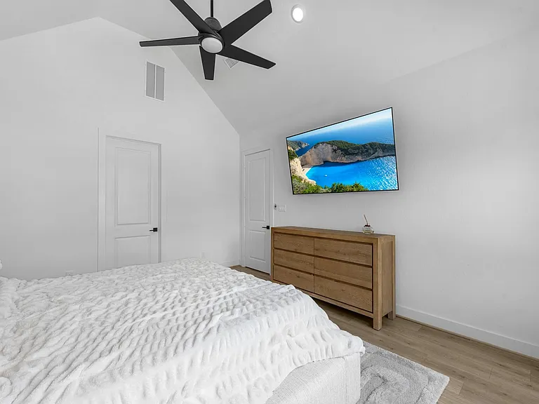 1402 Sunrise View Ln — Photo 16