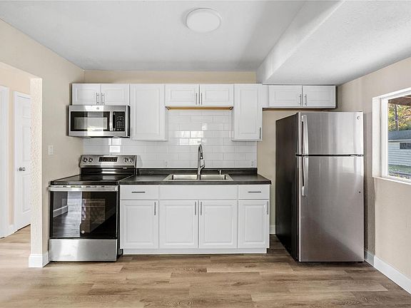 5th image of 127 Brigadoon Cir