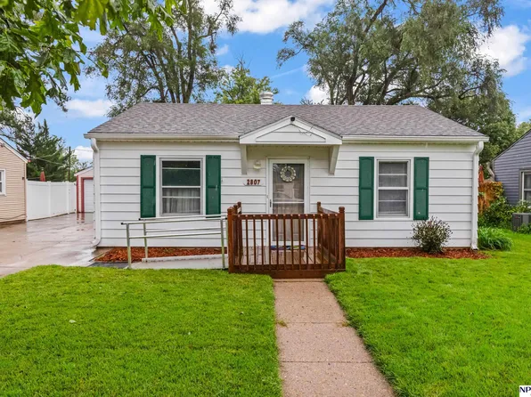 2807 Crawford St, Bellevue, NE 68005
