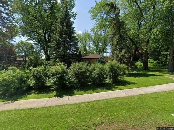 233 Midway Dr, Willowbrook, IL 60527
