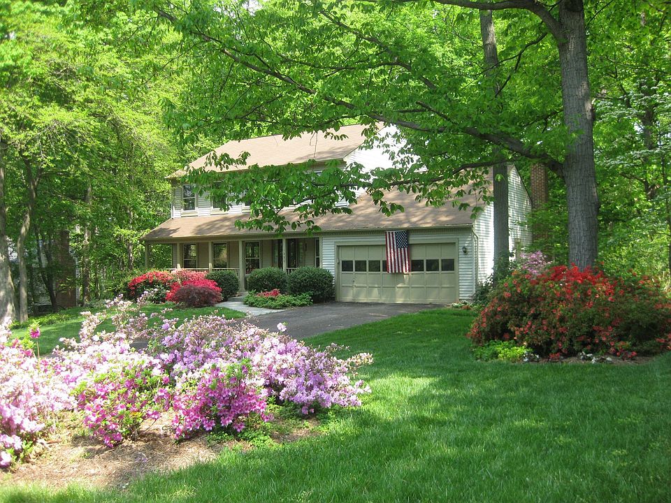 1st image of 1230 Shaker Dr